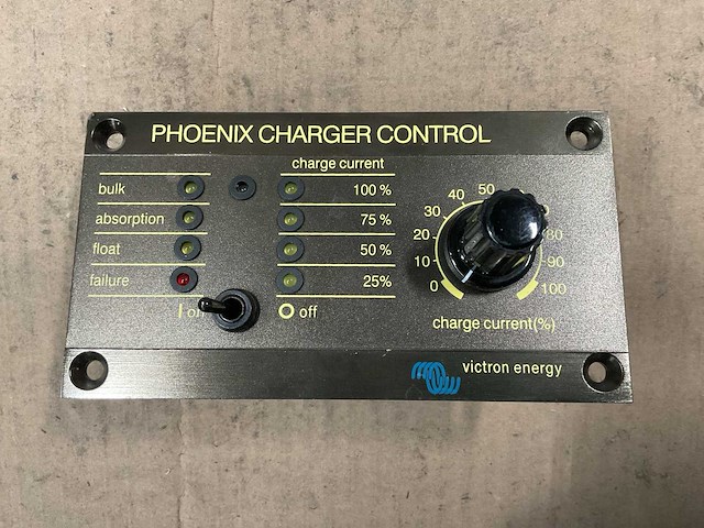 Victron energy phoenix charger control - afbeelding 1 van  4