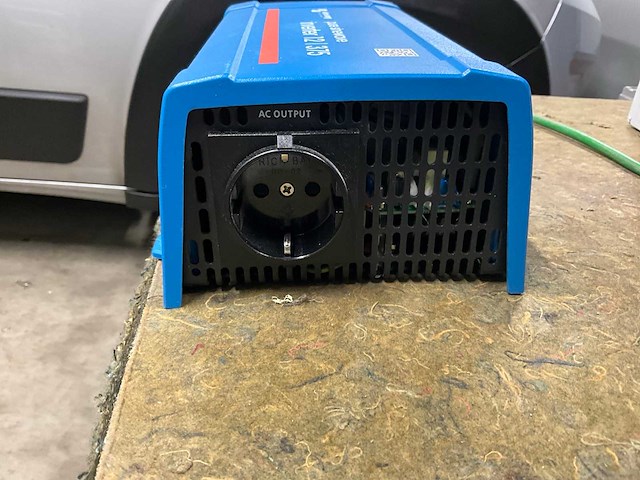 Victron inverter 12 / 375 omvormer - afbeelding 5 van  6