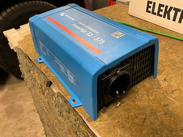 Victron inverter 12 / 375 omvormer - afbeelding 2 van  6
