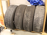 Vier banden op velg 185/35r15 - afbeelding 1 van  3