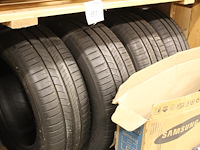 Vier banden zonder velg michelin energy saver 205/55r16 - afbeelding 1 van  3