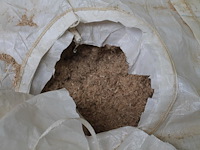 Vier bigbags met zaagsel in diverse uitvoeringen. - afbeelding 3 van  4