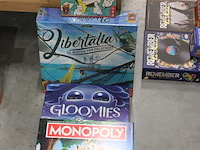 Vier bordspellen w.o. monopoly en stay cool. - afbeelding 2 van  2