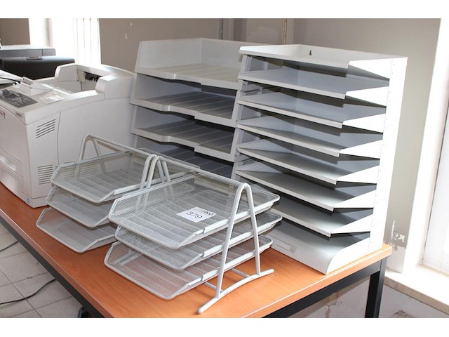 Vier brievenbakken. - afbeelding 2 van  2