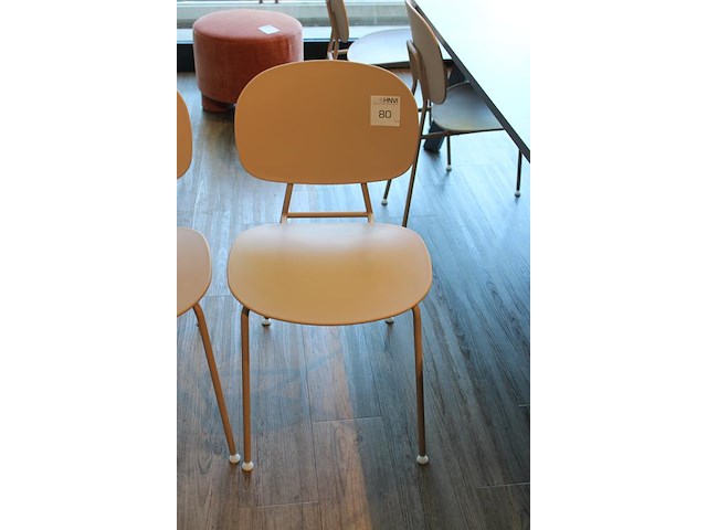 Vier design stoelen tondina by favaretto/partners for infiniti. let op: onderdeel van combinatiekavel c082. onderdeel van combinatiekavel combinatiekavel van 10 design stoelen tondina by favaretto/partners for infiniti w.v. 2 met armleuningen. kavels c008, c080 en c081 - afbeelding 2 van  3