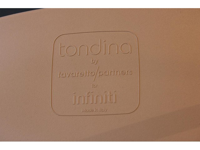 Vier design stoelen tondina by favaretto/partners for infiniti. let op: onderdeel van combinatiekavel c082. onderdeel van combinatiekavel combinatiekavel van 10 design stoelen tondina by favaretto/partners for infiniti w.v. 2 met armleuningen. kavels c008, c080 en c081 - afbeelding 3 van  3