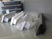 Vier diverse inbouwbrievenbussen. - afbeelding 3 van  3