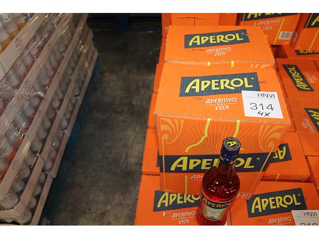Vier dozen aperol. 24 flessen. - afbeelding 2 van  2