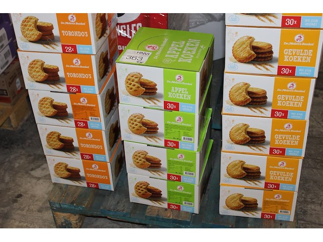 Vier dozen appelkoeken. 4x 28 stuks. tht 7-25. - afbeelding 1 van  2