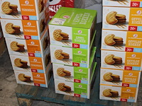 Vier dozen appelkoeken. 4x 28 stuks. tht 7-25. - afbeelding 1 van  2