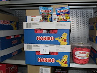 Vier dozen haribo w.o. kindermix, starmix en schuimaardbeien. tht 06-08-2026.