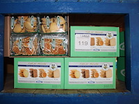 Vier dozen koekjesmelange hoppe. ca. 178 stuks per doos. tht 28-10-2026. - afbeelding 1 van  2