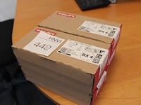 Vier dozen met bevestigingsnagels hilti.