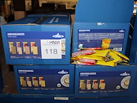 Vier dozen met koekjes mengelmoes. 150 stuks per doos. tht 8/11-2026. - afbeelding 1 van  2