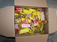 Vier dozen met koekjes mengelmoes. 150 stuks per doos. tht 8/11-2026. - afbeelding 2 van  2