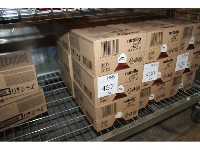Vier dozen nutella biscuits. 112 stuks. tht 12-2025. - afbeelding 1 van  3