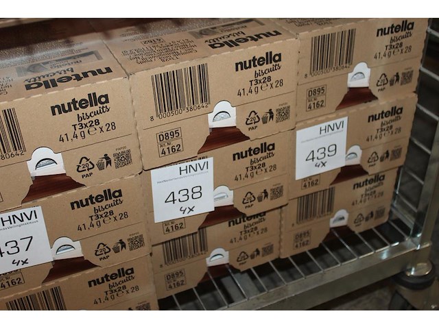 Vier dozen nutella biscuits. 112 stuks. tht 12-2025. - afbeelding 1 van  3
