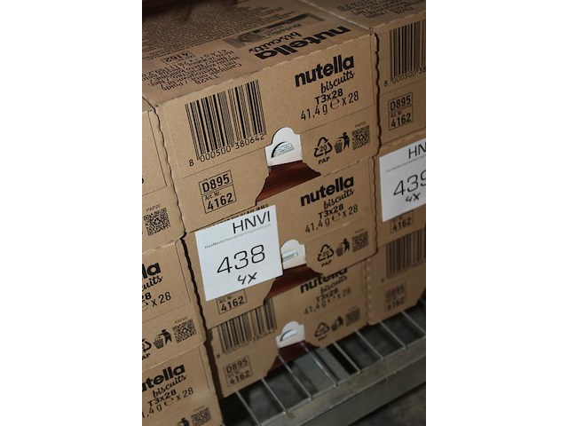 Vier dozen nutella biscuits. 112 stuks. tht 12-2025. - afbeelding 2 van  3