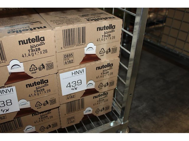 Vier dozen nutella biscuits. 112 stuks. tht 12-2025. - afbeelding 1 van  3
