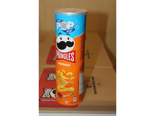 Vier dozen pringles paprika. 76 bussen. - afbeelding 2 van  2