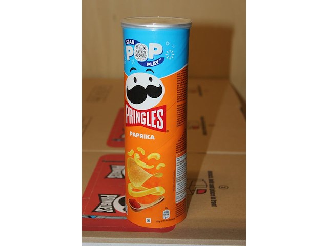 Vier dozen pringles paprika. 76 bussen. - afbeelding 2 van  2