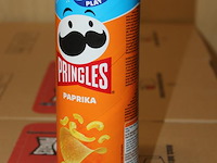 Vier dozen pringles paprika. 76 bussen. - afbeelding 2 van  2
