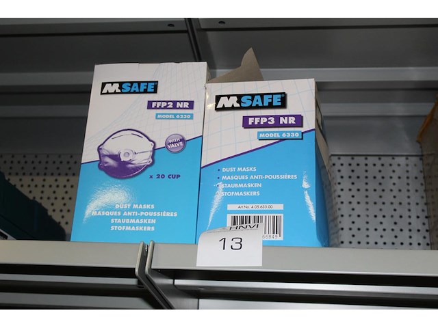 Vier dozen stofmaskers msafe. drie dozen type 6230 en één doos type 6330. 20 stuks per doos - afbeelding 1 van  2