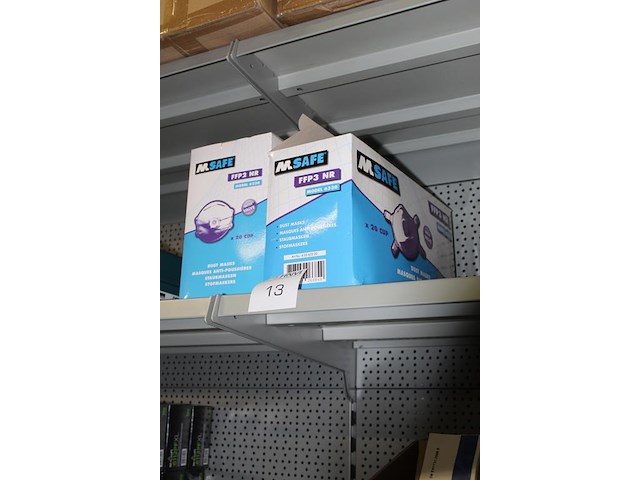 Vier dozen stofmaskers msafe. drie dozen type 6230 en één doos type 6330. 20 stuks per doos - afbeelding 2 van  2
