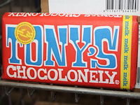 Vier dozen tony's chocolonely. 60 stuks melkchocolade. - afbeelding 1 van  2