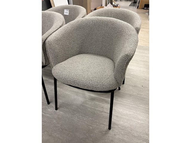 Vier fauteuiltjes, grijs gestoffeerd. - afbeelding 2 van  2