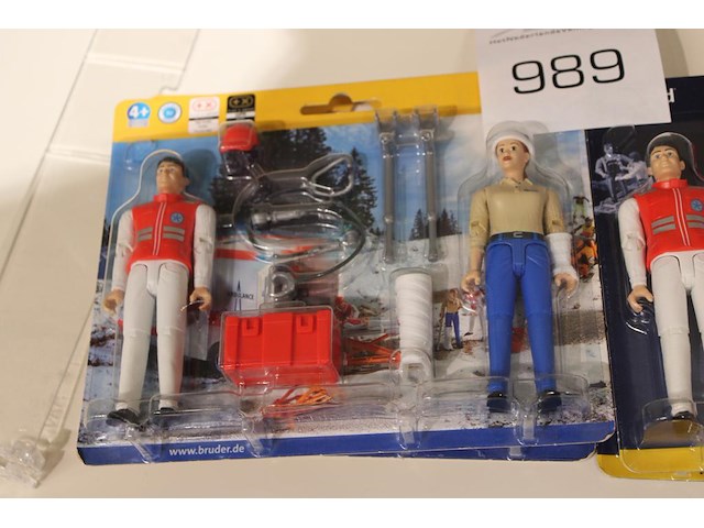Vier figuren sets bruder. - afbeelding 2 van  2