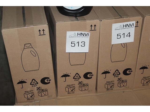 Vier flacons ariel revita black 0,75l. - afbeelding 1 van  2