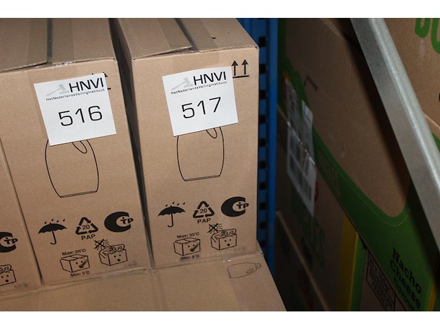 Vier flacons ariel revita black 0,75l. - afbeelding 2 van  2