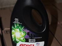 Vier flacons ariel revita black 0,75l - afbeelding 1 van  2