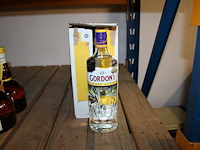Vier flessen gordon gin. - afbeelding 1 van  2