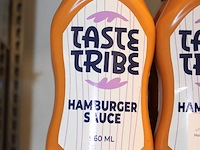 Vier flessen hamburger sauce taste tribe. - afbeelding 2 van  2