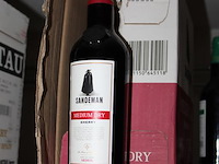 Vier flessen sherry medium dry sandeman. - afbeelding 2 van  2