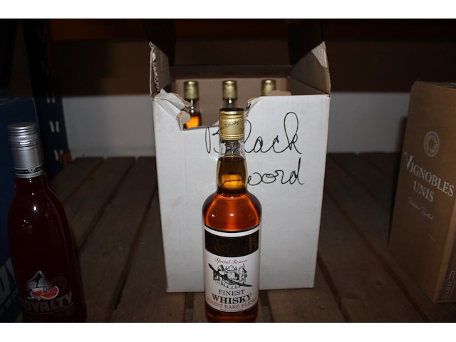 Vier flessen whisky black sword. - afbeelding 1 van  2