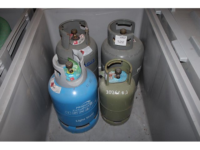 Vier gasflessen prima gas. excl. box. - afbeelding 1 van  2