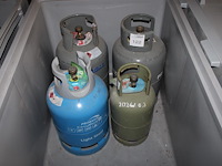 Vier gasflessen prima gas. excl. box. - afbeelding 1 van  2