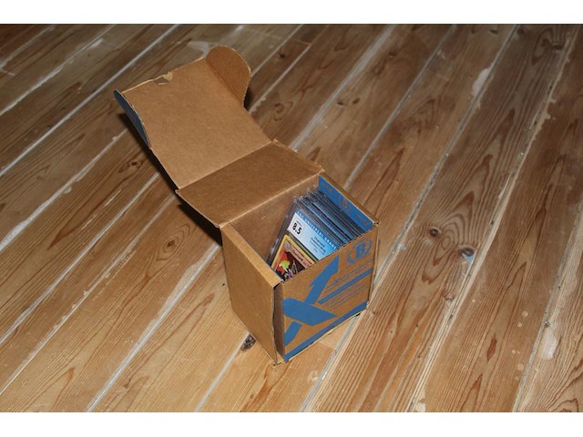 Vier gegrade pokemon kaarten door cgc w.o. twee charizards in 8.5 met handtekening jason paige (geen certif... onderdeel van combinatiekavel kavels p001 t/m p051 combinatiekavel - afbeelding 4 van  5