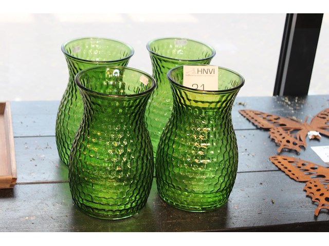 Vier groene vazen hoogte 26 cm. - afbeelding 1 van  2