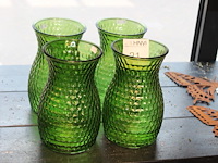 Vier groene vazen hoogte 26 cm. - afbeelding 1 van  2