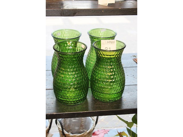Vier groene vazen hoogte 26 cm. - afbeelding 2 van  2