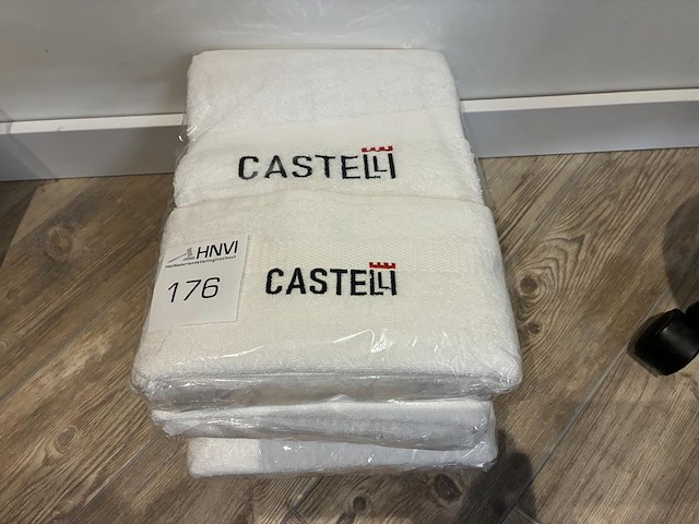 Vier handdoekgeschenksets castelli. - afbeelding 1 van  2
