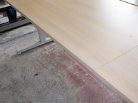 Vier in hoogte verstelbare werktafels met bladafmeting 160 x 80 cm. - afbeelding 3 van  3