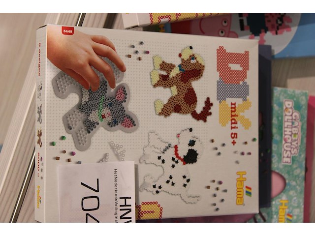 Vier ironing beads in drie uitvoeringen. - afbeelding 2 van  2