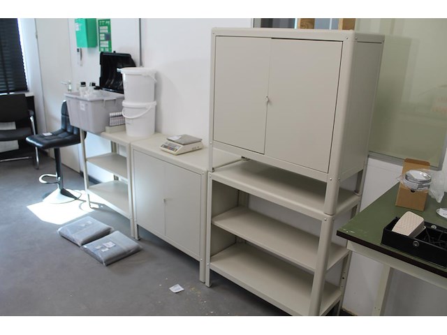 Vier kasten met afmeting 80 x 34 x 80 cm. twee met kast en twee met laden. - afbeelding 1 van  5