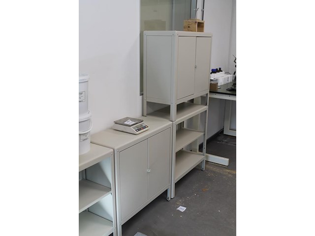 Vier kasten met afmeting 80 x 34 x 80 cm. twee met kast en twee met laden. - afbeelding 4 van  5