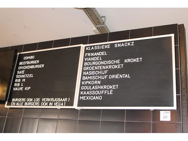 Vier letterborden legamaster met grote hoeveelheid extra letters in vier dozen. afmeting 80 x 60 cm. - afbeelding 1 van  3